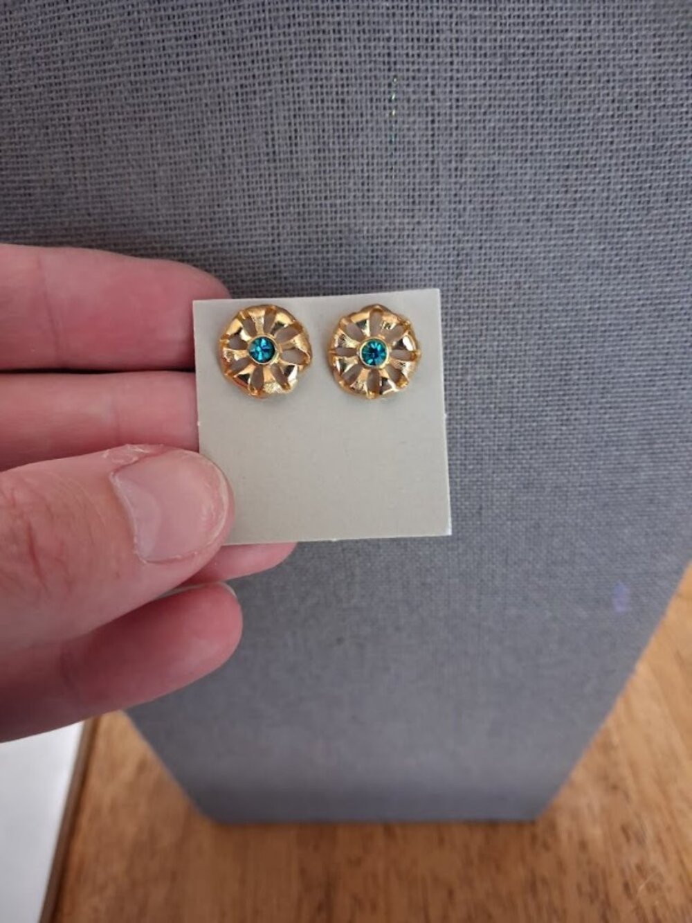 Vintage 1989 Avon Brilliant Simulated Birthstone earrings